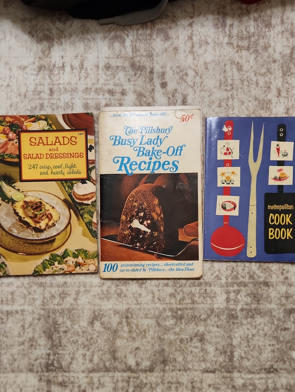 Busy Lady Bake-Off Recipes Cookbook - White & Blue